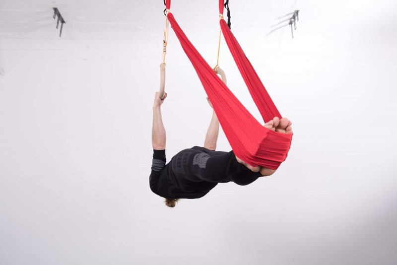 Aerial Fitness Yoga Bjoern Heucke 7026 scaled